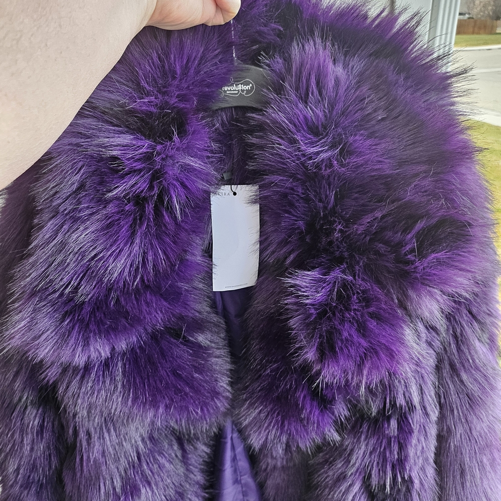 Luxurious Purple Faux Fur Coat - Picture 3 of 9